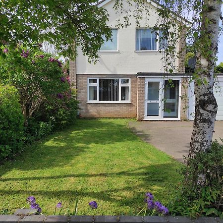 Number 8 With Free Parking Villa Bury St. Edmunds Dış mekan fotoğraf